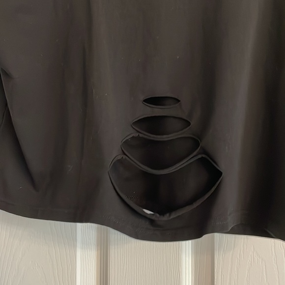 Distressed, crop top - Picture 2 of 3